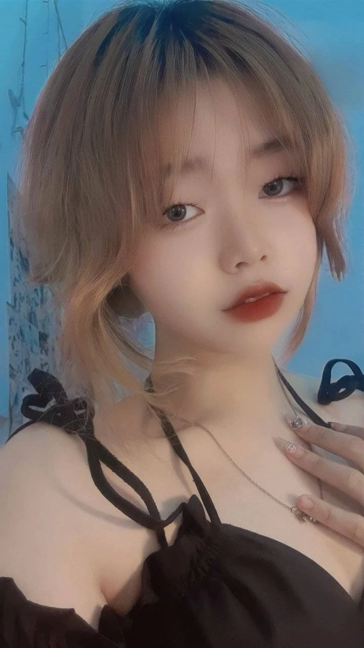 Ảnh gái chụp trước gương với bikini thu hút sự chú ý mạnh mẽ