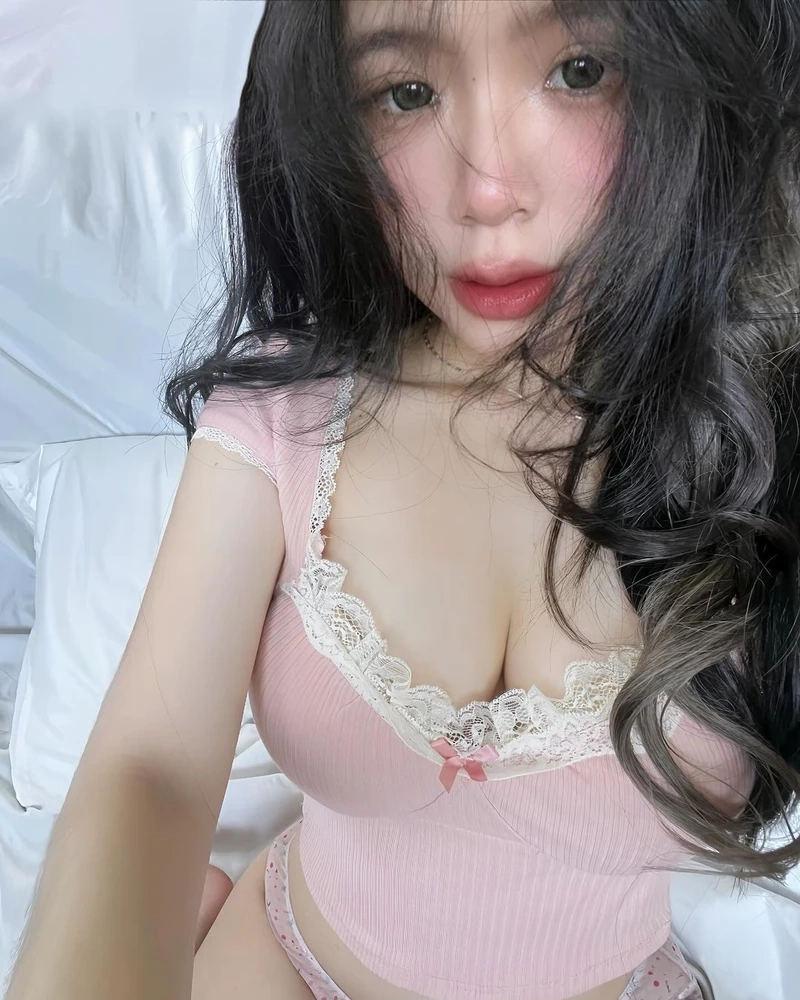  Ảnh gái Trung Quốc mặc váy dễ thương, tạo cảm giác dịu dàng và quyến rũ