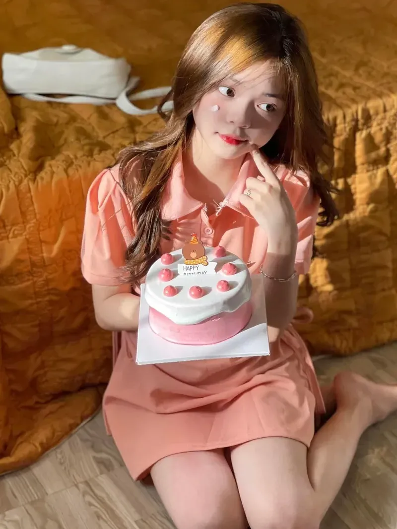 Gái xinh tiktok đi biển mặc bikini khoe vẻ đẹp tựa thiên thần