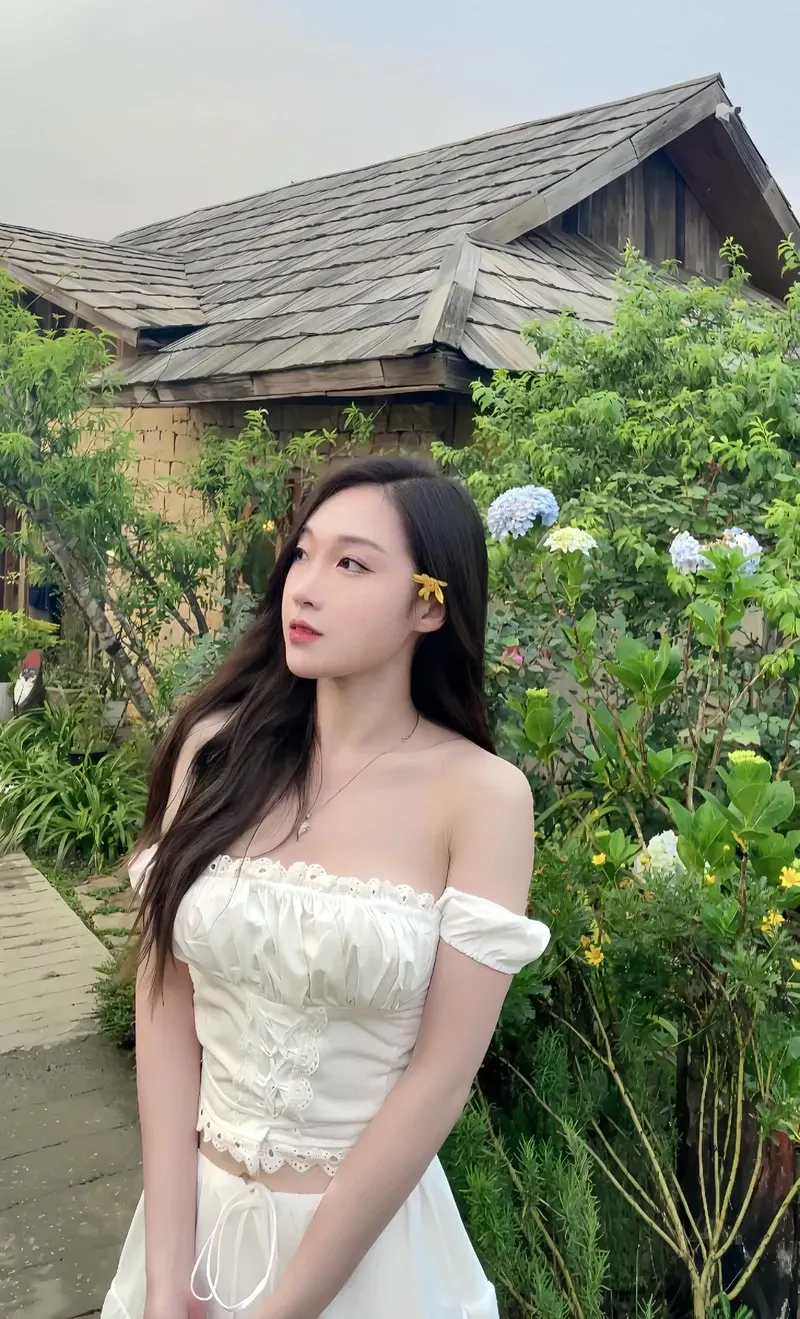 Tik tok gái đẹp dễ dàng thu hút sự quan tâm bởi vẻ ngoài quyến rũ