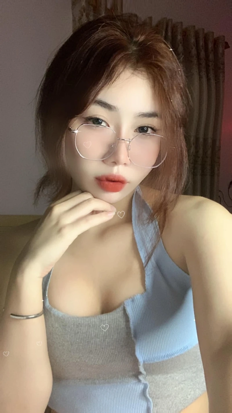 Ảnh chụp trước gương phong cách Hàn Quốc luôn được ưa chuộng