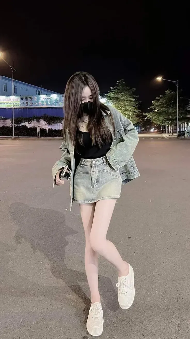 Gái xinh mặc áo dài thể hiện nét đẹp duyên dáng và thanh thoát