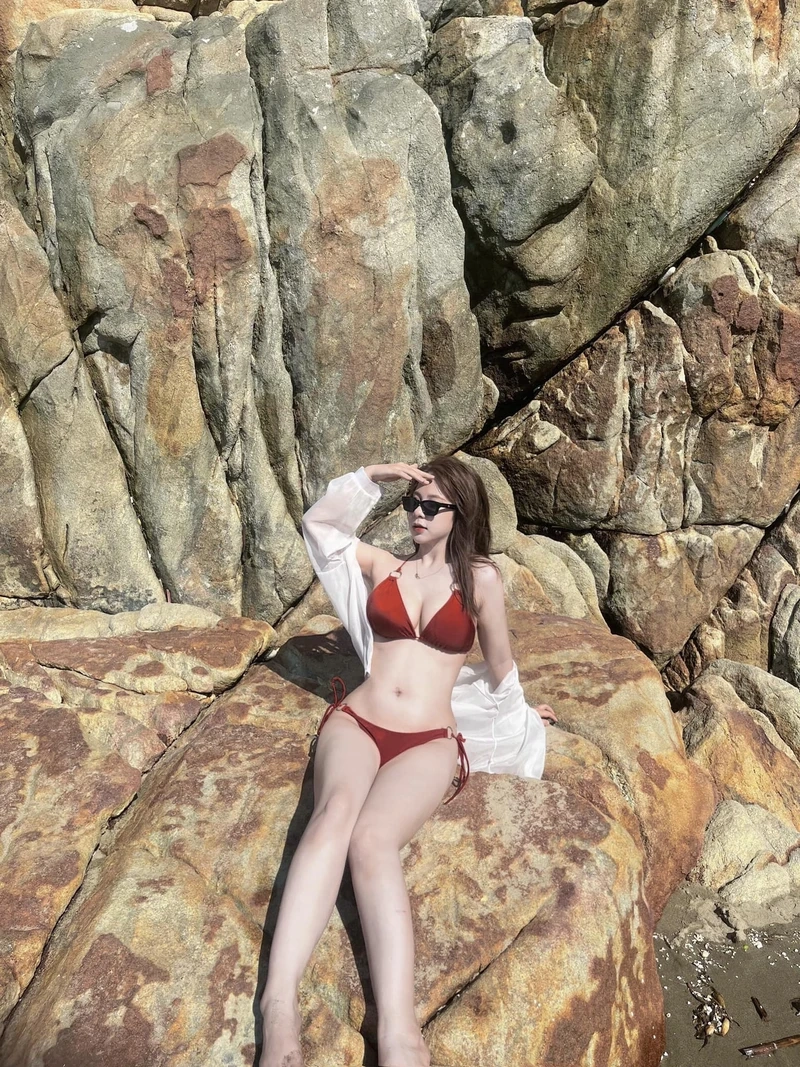 Gái xinh khỏa thân, thu hút ánh nhìn với vẻ đẹp tự nhiên và tự tin