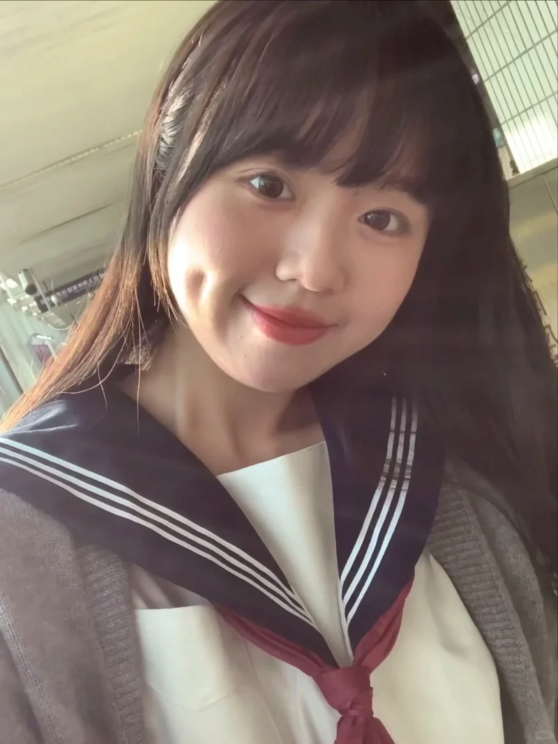 Khoảnh khắc ngọt ngào từ Swaglive Idol Gái má lúm nụ cười xinh