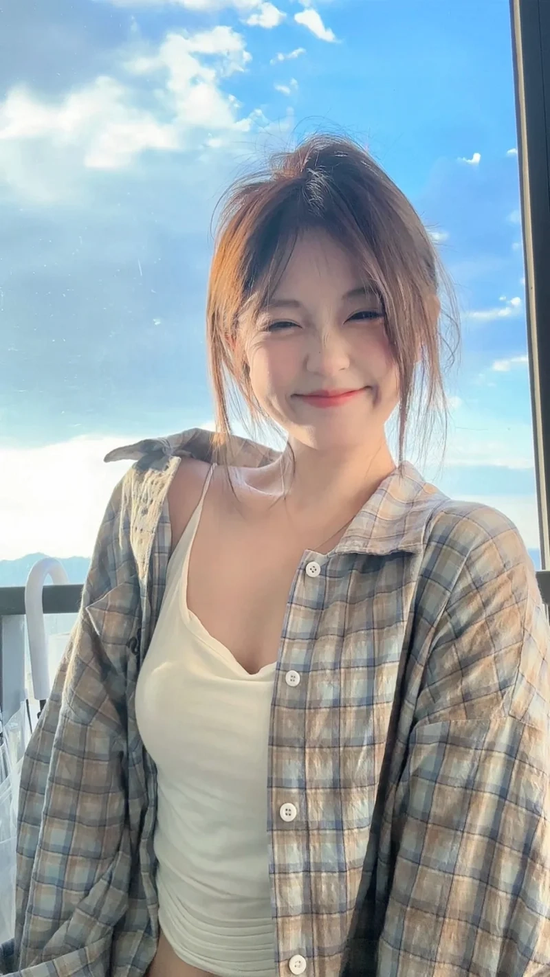 Swaglive Idol Bộ Ảnh Gái Má Lúm Cực Cute